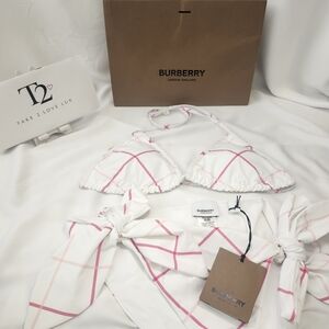 Burberry Women's White and Pink Intimates Set